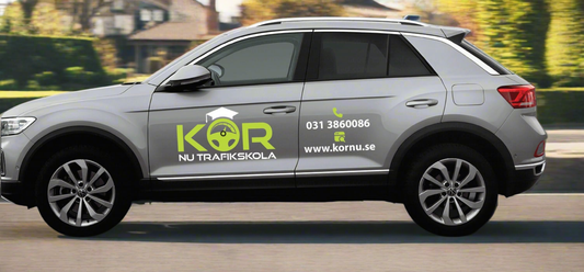 Totalpaket 2 (10 körlektioner) inklusive Risk 1-2 och teoriutbildning & inskrivning (Körhäfte ingår) (Spara 400 kr)